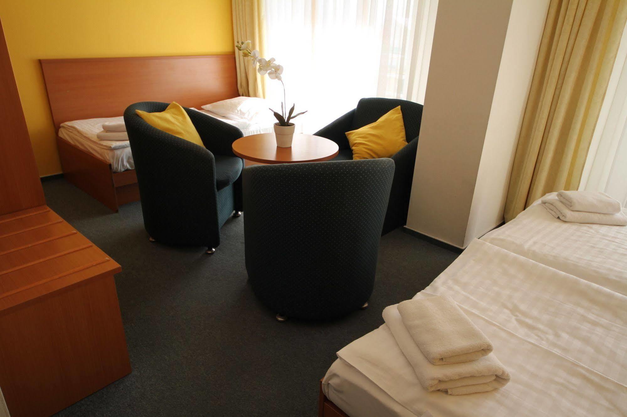 Hotel Meritum Prága Kültér fotó